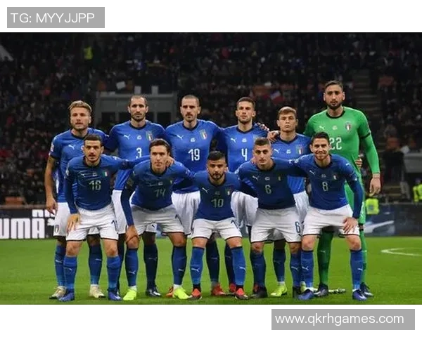 意大利足球明星的漫画形象与传奇故事交织的精彩瞬间