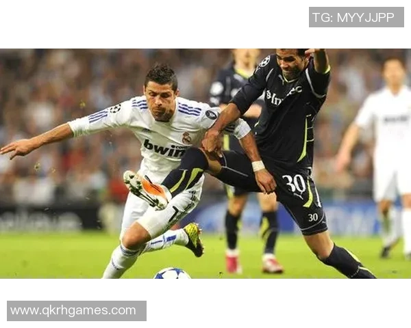 花式足球几号的技巧与装备解析助你成为场上明星