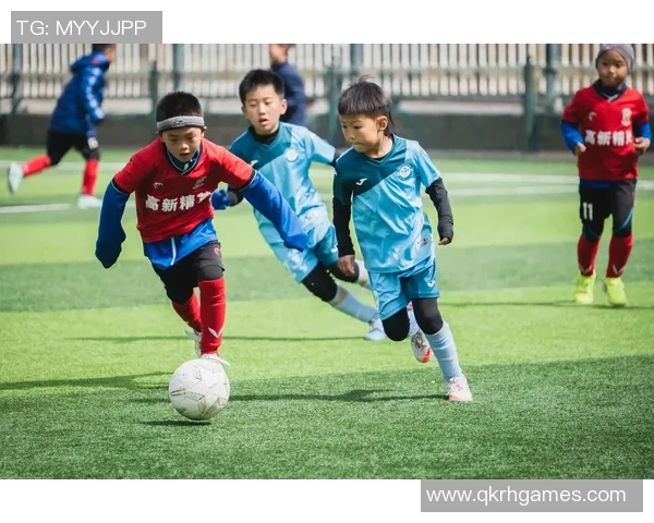 足球的锦鲤带你领略绿茵场上的奇迹与梦想的交织之旅
