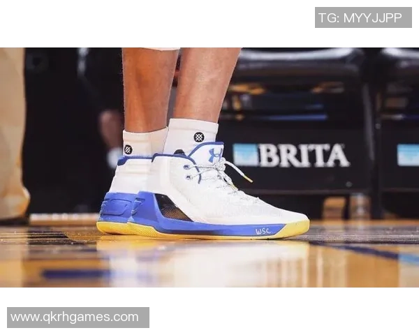 提升球场表现的秘密武器足球专用衣的选择与搭配指南