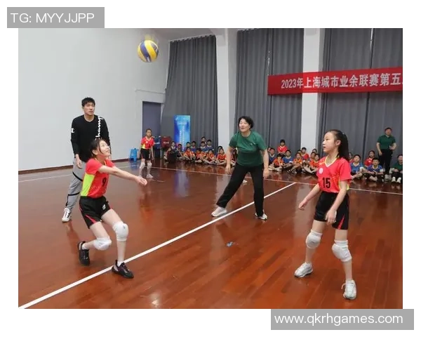 深入探讨上海排球队战术特点与对手策略的全面对比分析