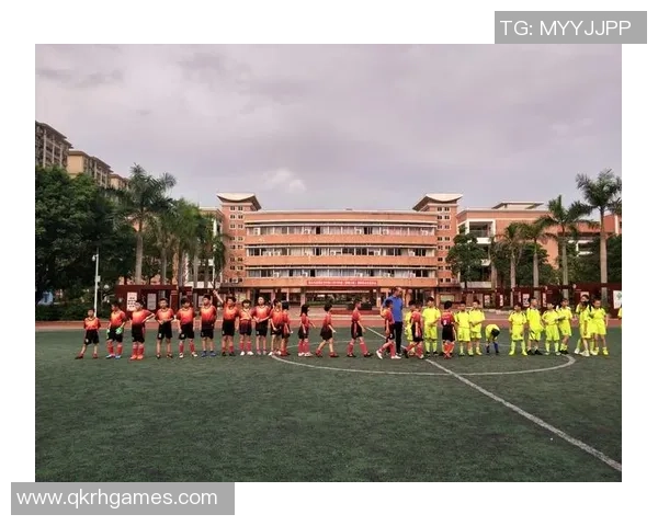 红苹果足球助力青少年成长打造健康快乐的足球文化新风尚