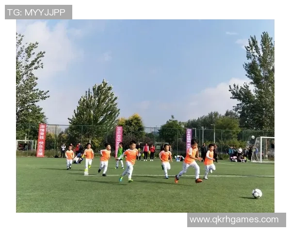 足球服装裱的魅力与选择技巧解析让你在赛场上尽显风采